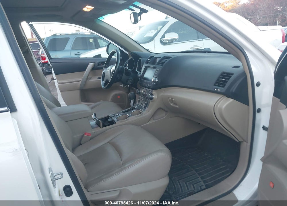 2012 TOYOTA HIGHLANDER SE V6 VIN: 5TDBK3EH2CS156321