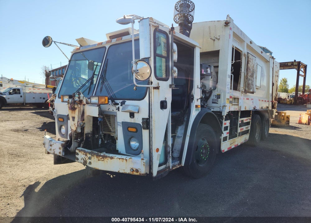 2013 MACK 600 LEU600 VIN: 1M2AU02C1DM007789
