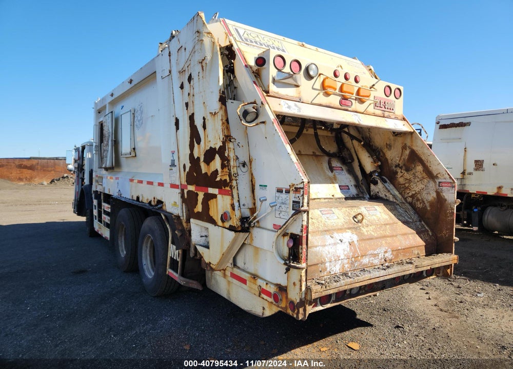 2013 MACK 600 LEU600 VIN: 1M2AU02C1DM007789