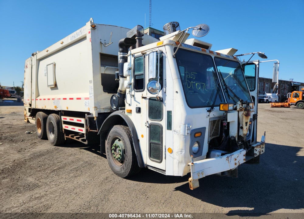 2013 MACK 600 LEU600 VIN: 1M2AU02C1DM007789