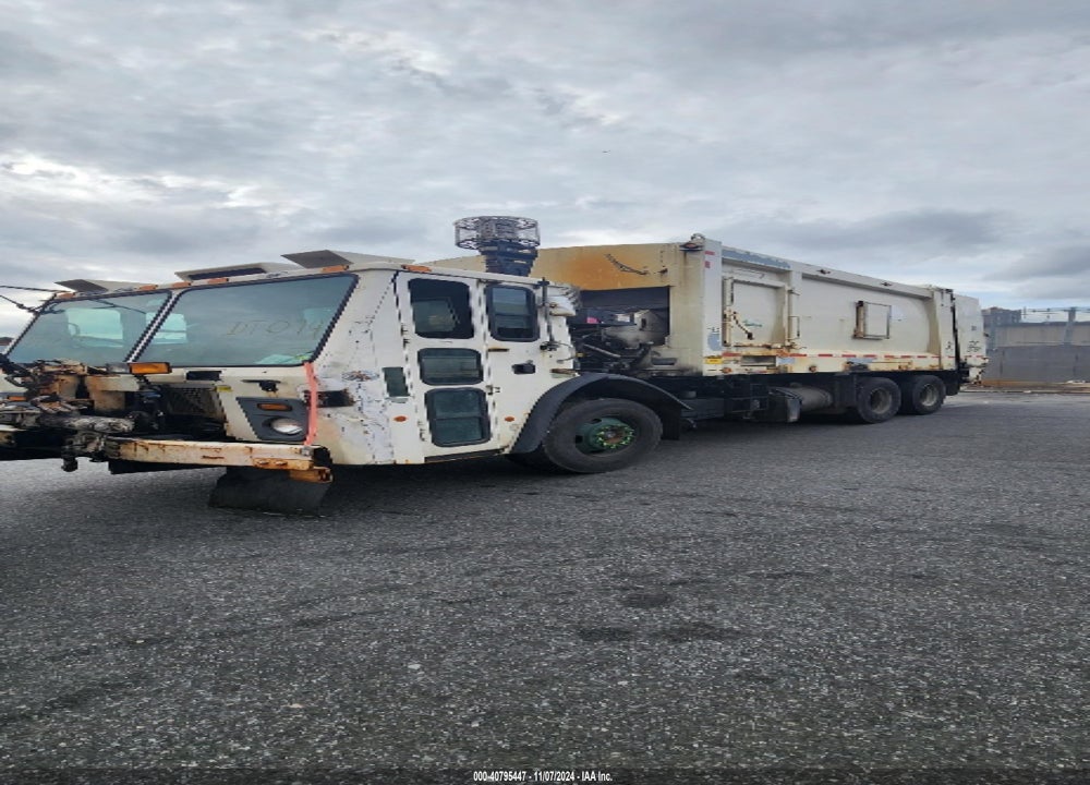 2013 MACK 600 LEU600 VIN: 1M2AU02C9DM007796
