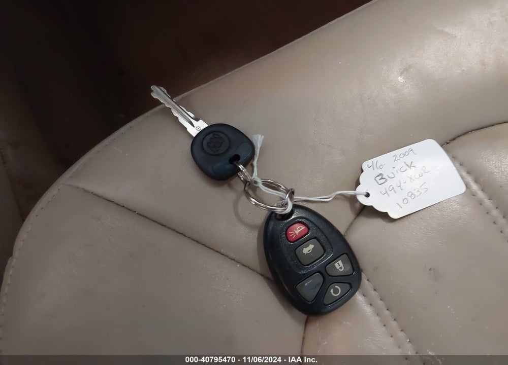 2010 BUICK LUCERNE CXL-3 VIN: 1G4HE5EM3AU110835