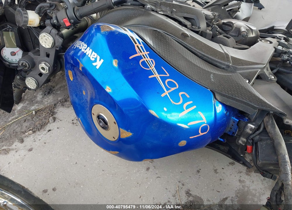 2011 KAWASAKI ZX600 R VIN: JKAZX4R17BA028018