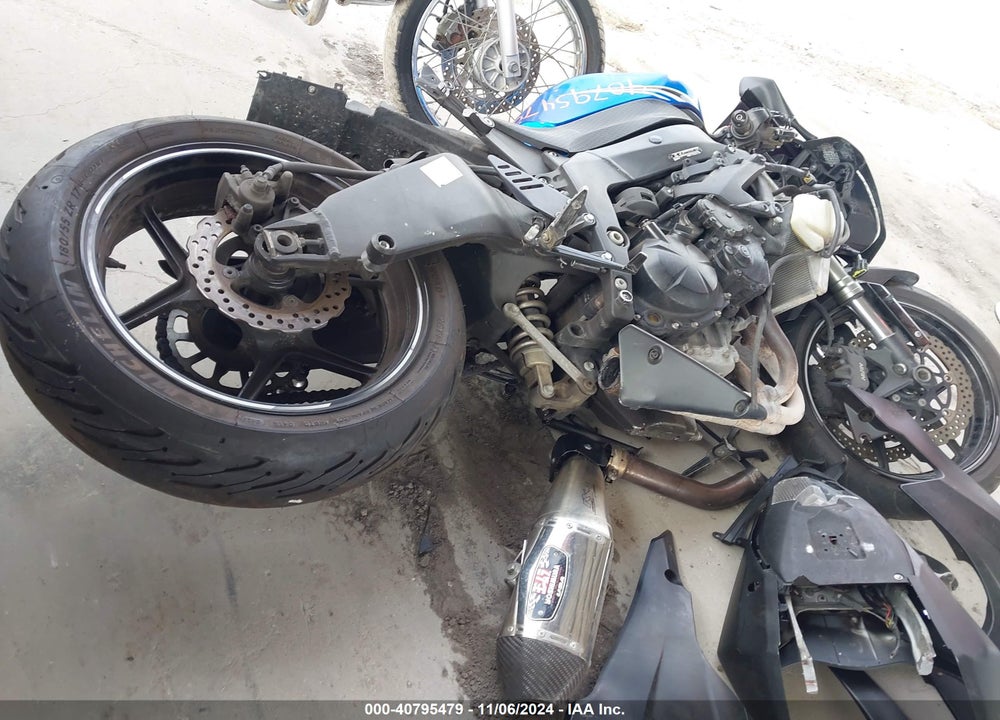 2011 KAWASAKI ZX600 R VIN: JKAZX4R17BA028018