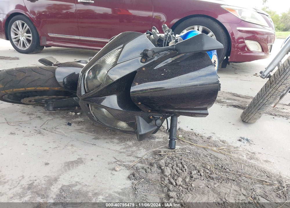 2011 KAWASAKI ZX600 R VIN: JKAZX4R17BA028018