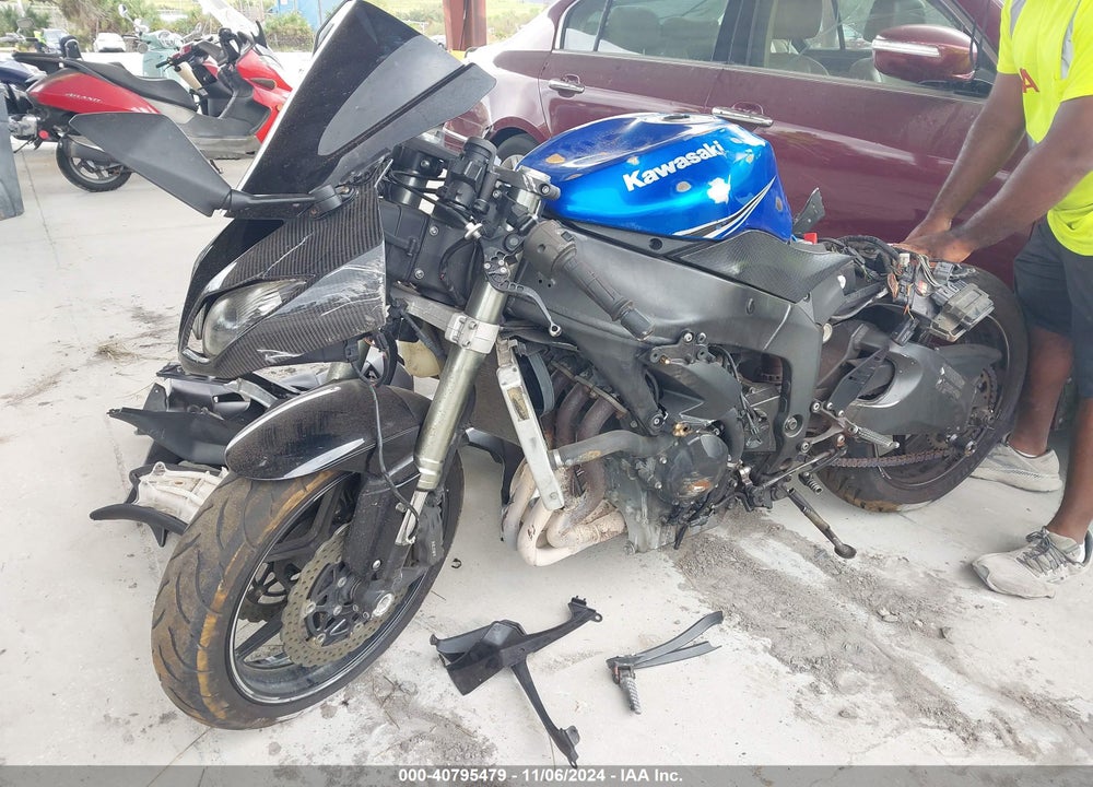 2011 KAWASAKI ZX600 R VIN: JKAZX4R17BA028018