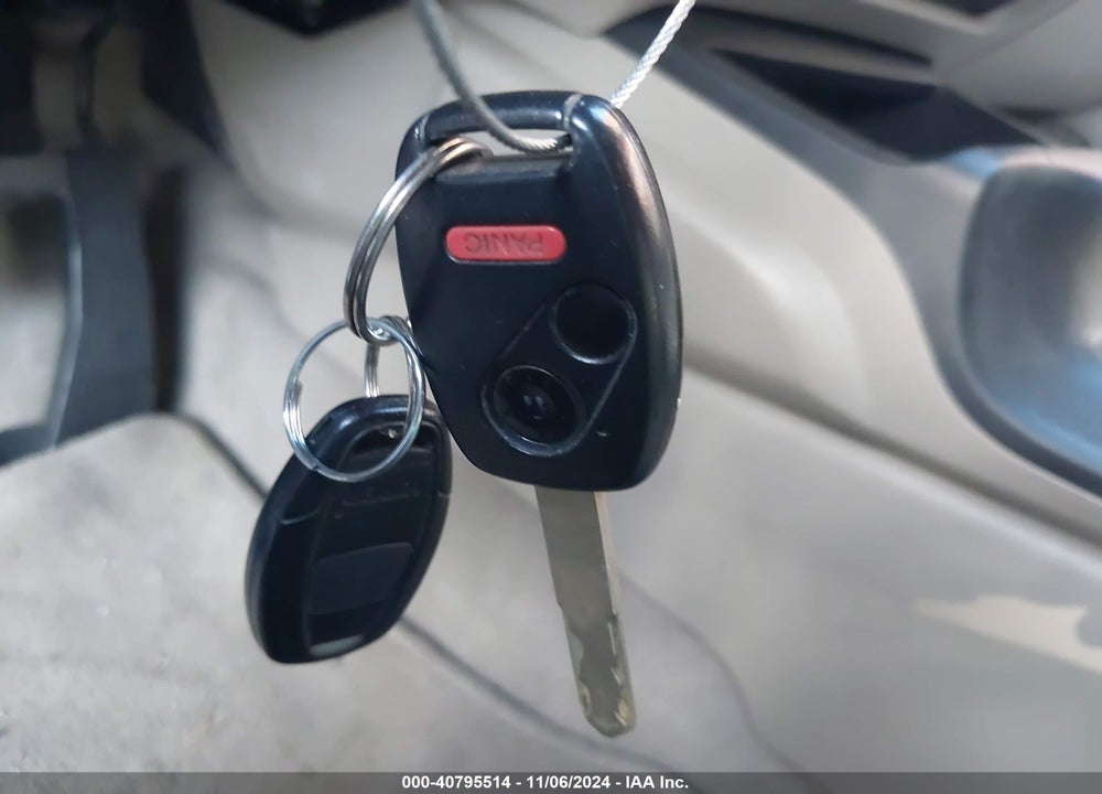 2010 HONDA CIVIC LX VIN: 2HGFA1F5XAH555228