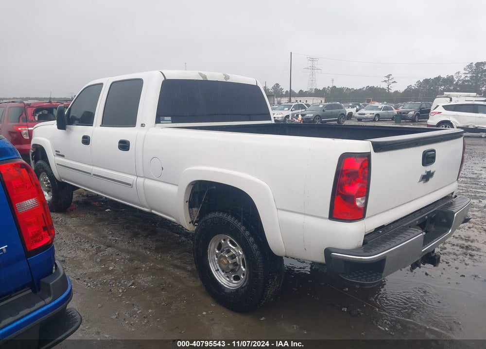 2005 CHEVROLET SILVERADO 2500HD LS VIN: 1GCHK23275F899966