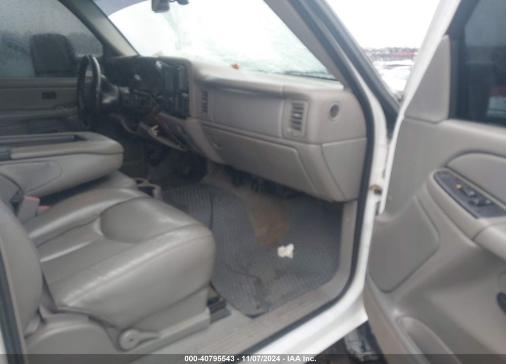 2005 CHEVROLET SILVERADO 2500HD LS VIN: 1GCHK23275F899966