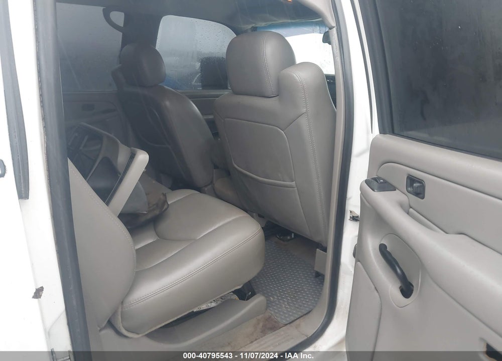 2005 CHEVROLET SILVERADO 2500HD LS VIN: 1GCHK23275F899966