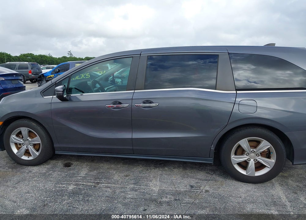2018 HONDA ODYSSEY EX VIN: 5FNRL6H58JB007668