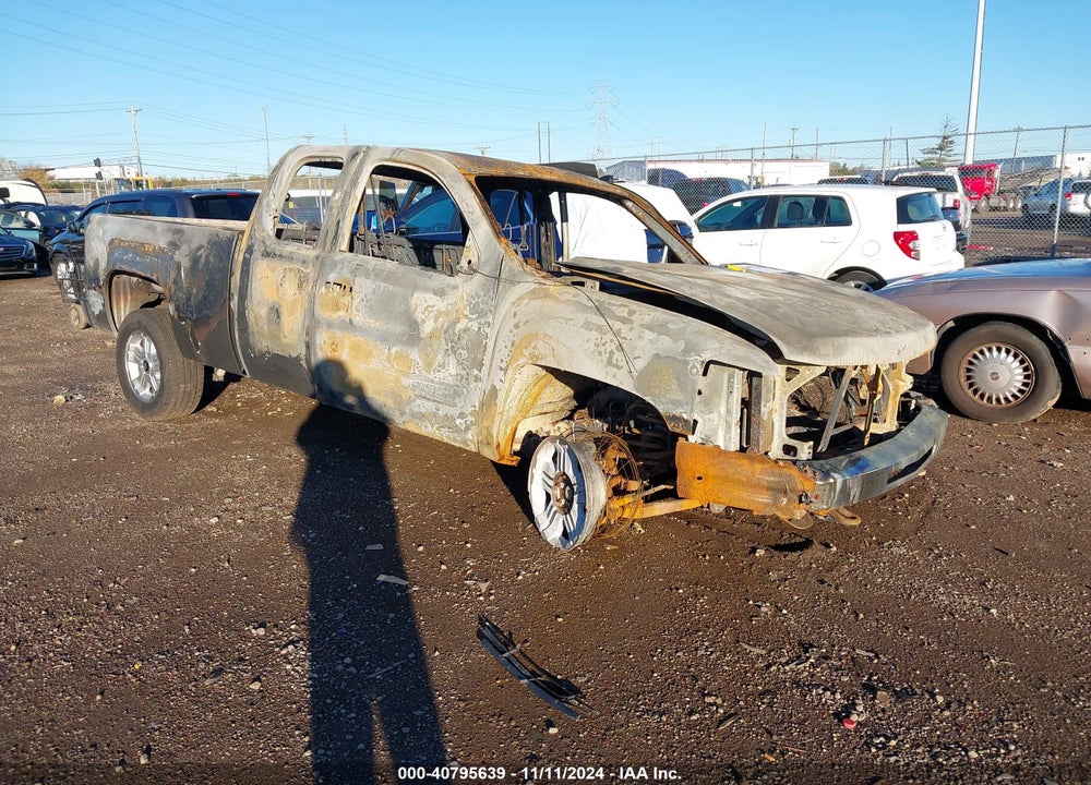2008 CHEVROLET SILVERADO 1500 LT1 VIN: 2GCEK19J381250642