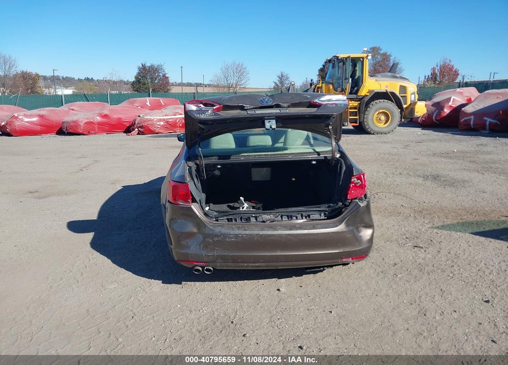 2011 VOLKSWAGEN JETTA 2.5L SE VIN: 3VWDX7AJ2BM320690