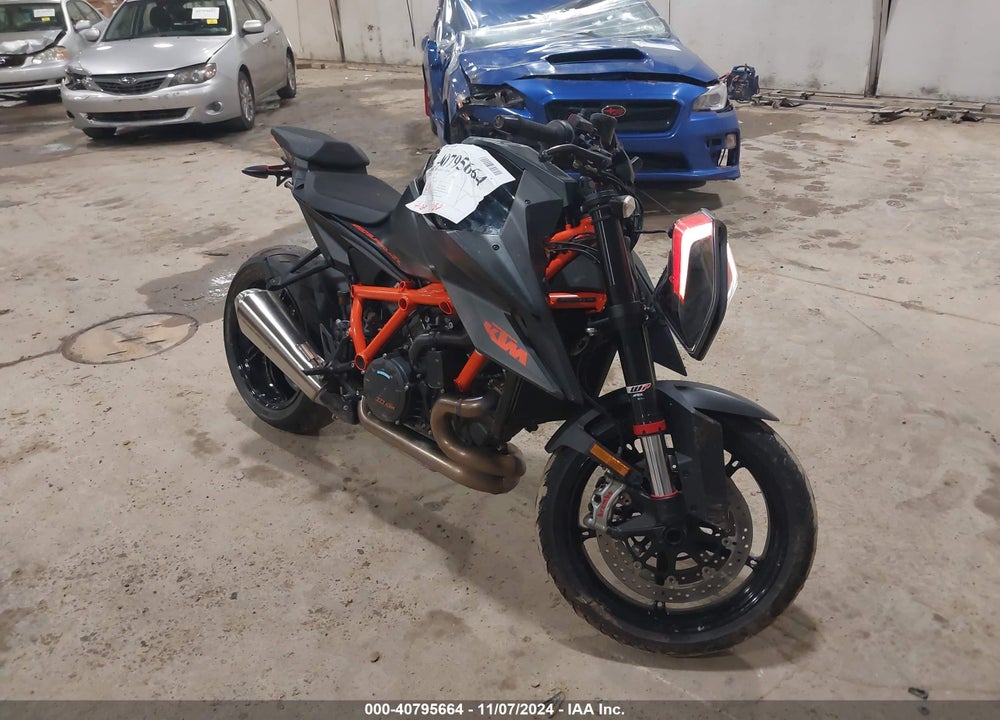 2020 KTM 1290 SUPER DUKE R VIN: VBKV39401LM925748