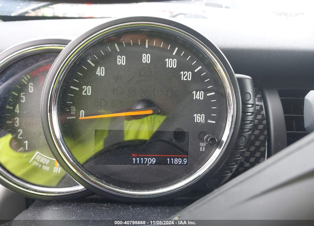 2015 MINI COOPER S VIN: WMWXU3C5XF2B56877