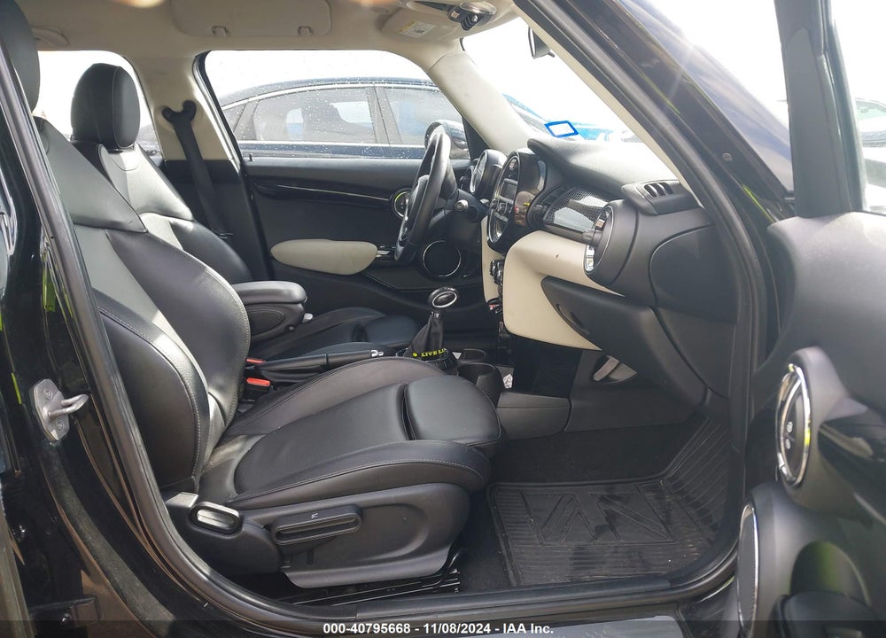 2015 MINI COOPER S VIN: WMWXU3C5XF2B56877