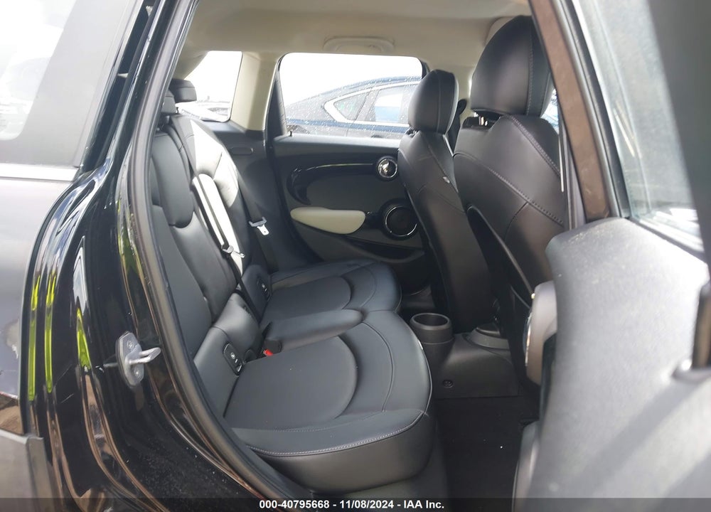 2015 MINI COOPER S VIN: WMWXU3C5XF2B56877