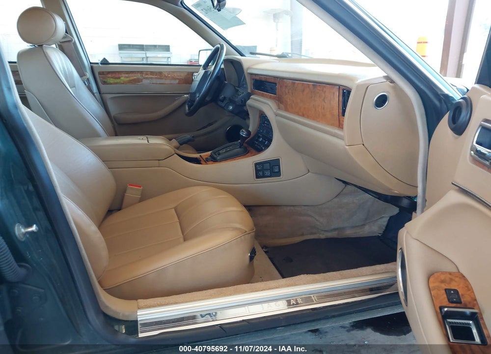 1994 JAGUAR XJ6 VIN: SAJHX1746RC696261