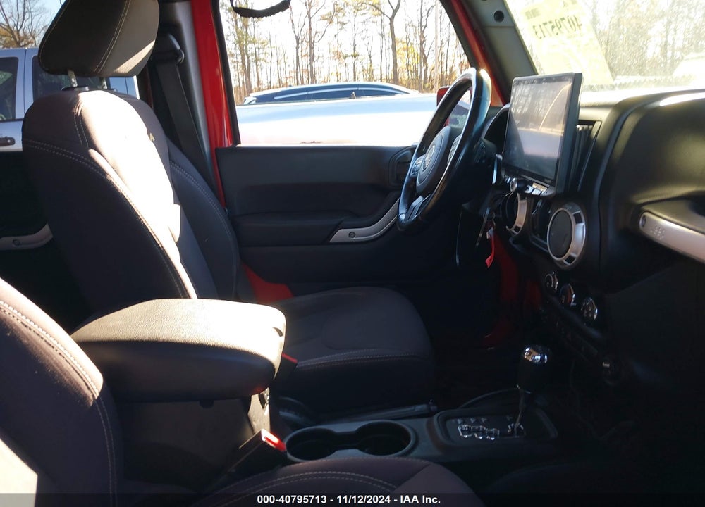 2013 JEEP WRANGLER UNLIMITED SAHARA VIN: 1C4BJWEG5DL706951