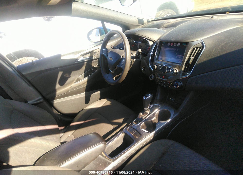 2017 CHEVROLET CRUZE LT AUTO VIN: 1G1BE5SM2H7157080