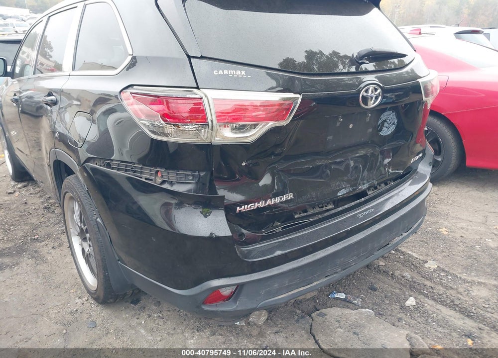 2015 TOYOTA HIGHLANDER LE PLUS V6 VIN: 5TDBKRFH0FS161104