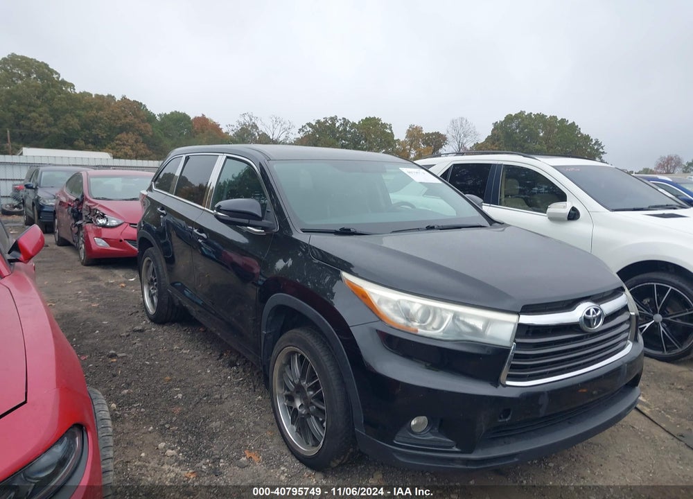 2015 TOYOTA HIGHLANDER LE PLUS V6 VIN: 5TDBKRFH0FS161104