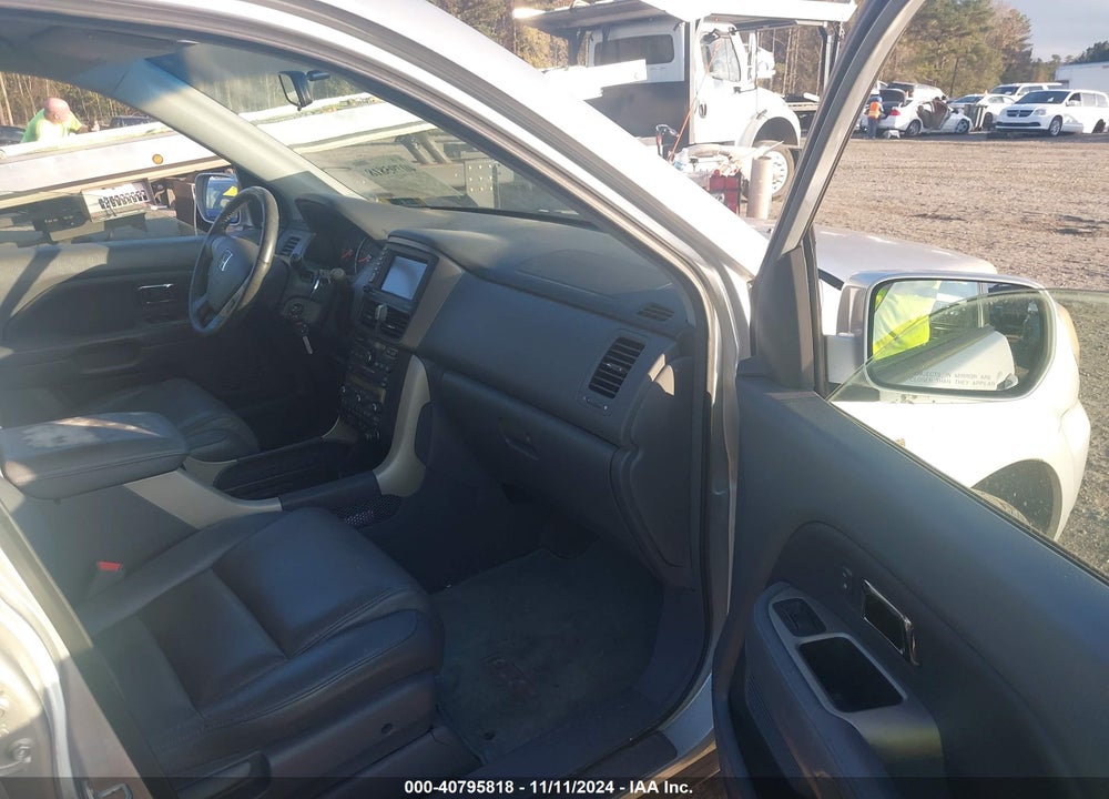 2007 HONDA PILOT EX-L VIN: 5FNYF18727B012770