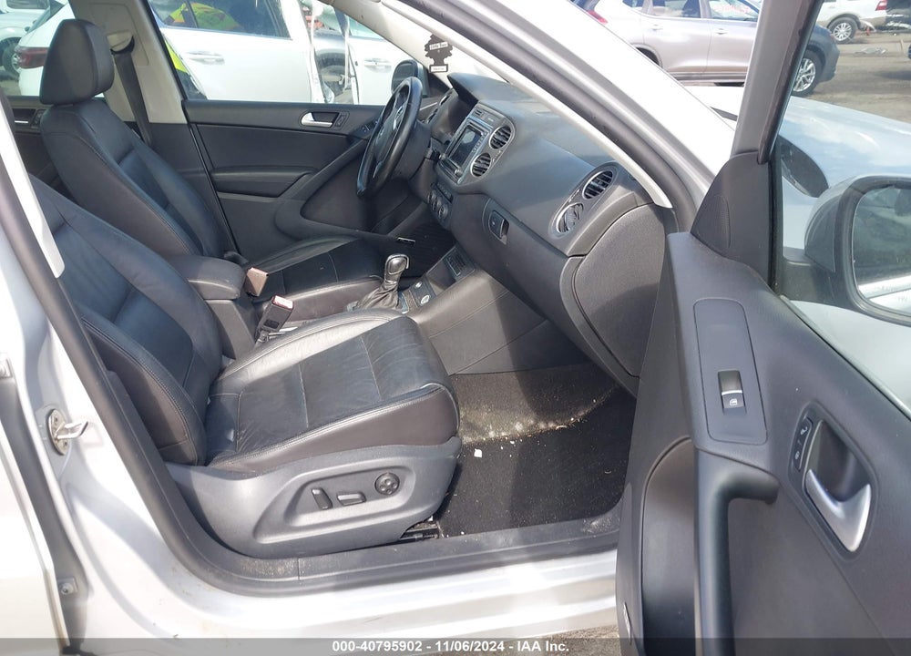 2016 VOLKSWAGEN TIGUAN SEL VIN: WVGAV7AX0GW525668