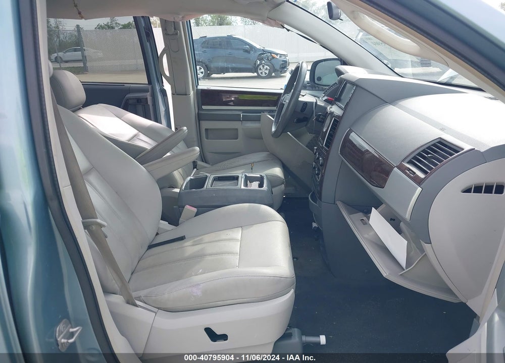 2010 CHRYSLER TOWN & COUNTRY TOURING VIN: 2A4RR5D15AR217588
