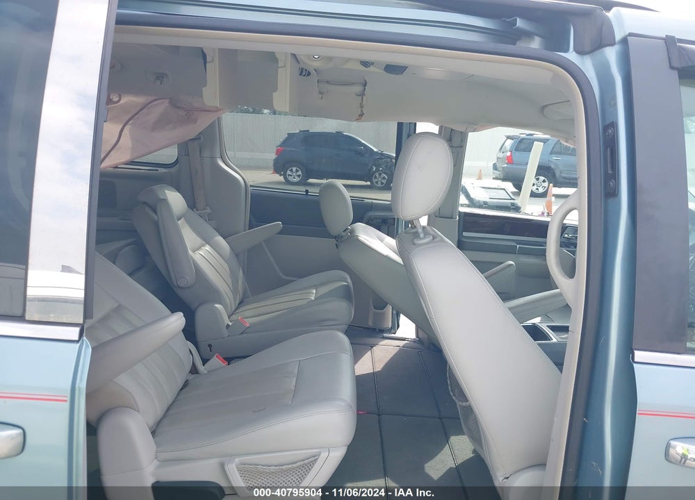 2010 CHRYSLER TOWN & COUNTRY TOURING VIN: 2A4RR5D15AR217588