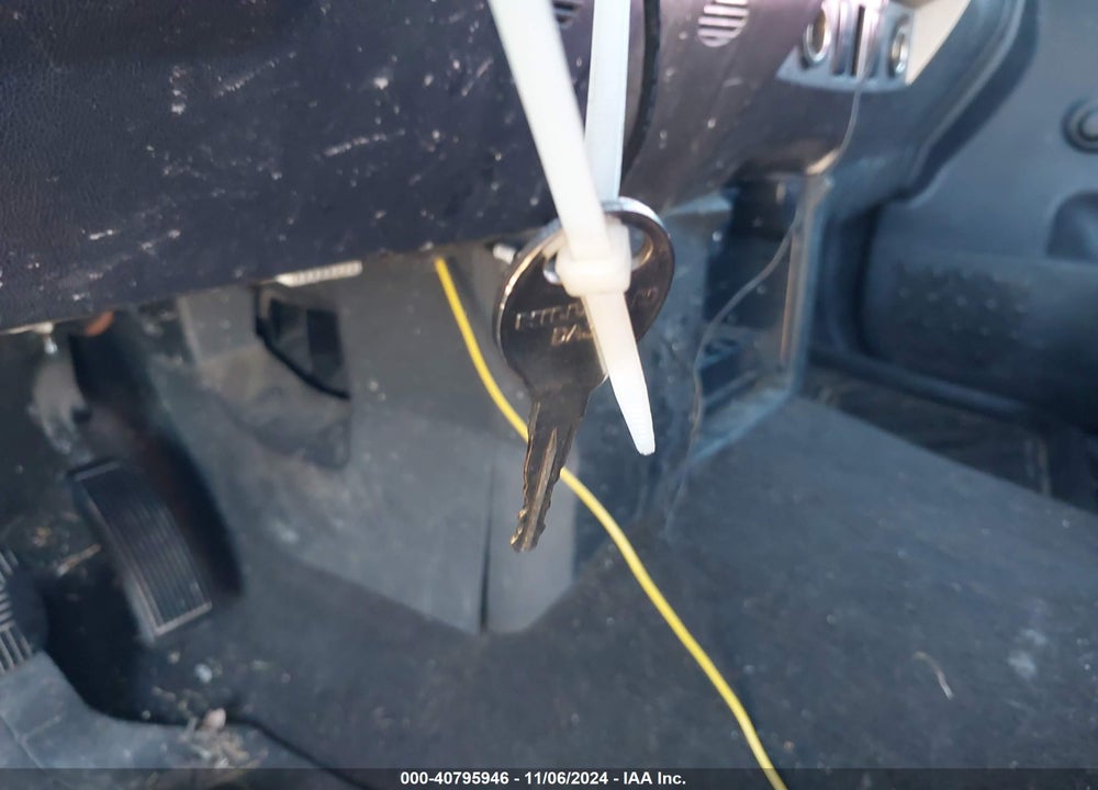 2008 NISSAN TITAN LE/SE VIN: 1N6BA06A88N358061