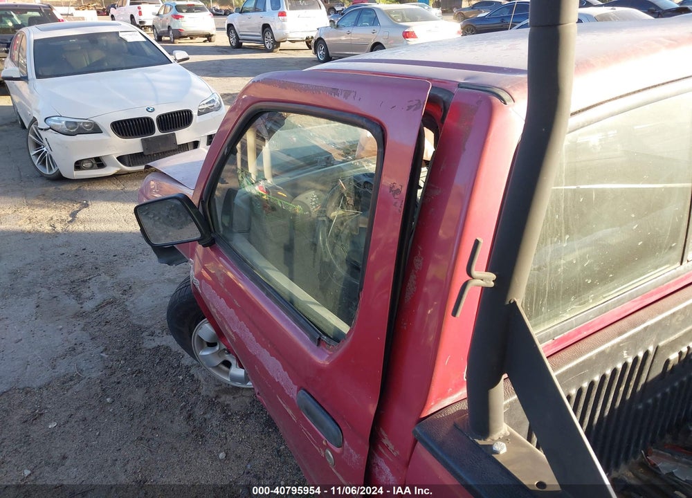 1998 NISSAN FRONTIER STANDARD/XE VIN: 1N6DD21S9WC315739