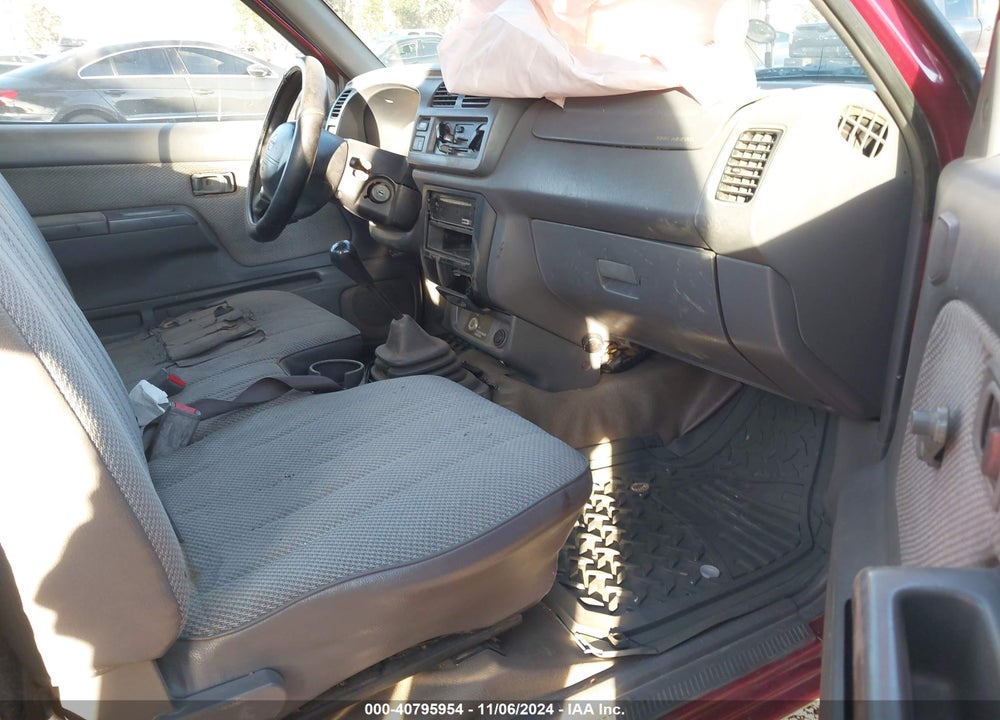 1998 NISSAN FRONTIER STANDARD/XE VIN: 1N6DD21S9WC315739