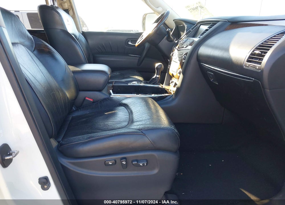 2011 INFINITI QX56 VIN: JN8AZ2ND8B9700384