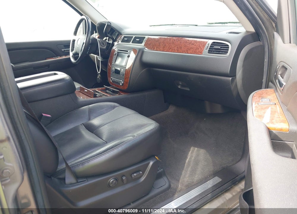 2007 CHEVROLET TAHOE LTZ VIN: 1GNFC13097R351487
