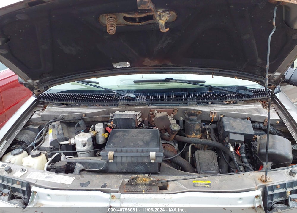 2000 CHEVROLET ASTRO VIN: 1GNEL19W1YB130144