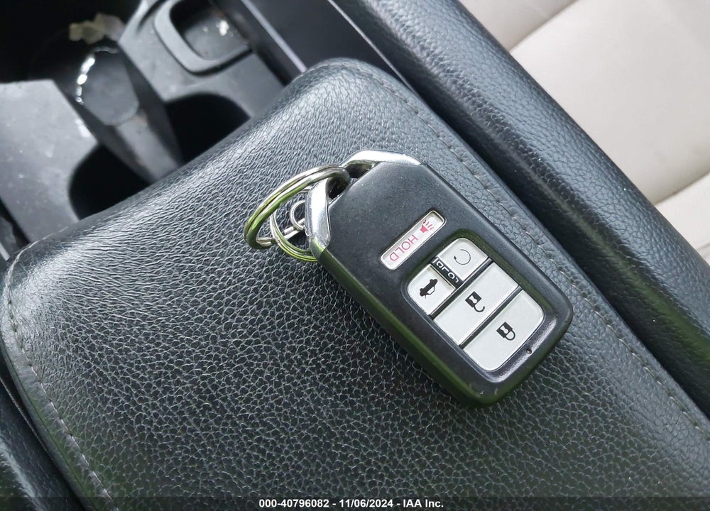 2018 HONDA CIVIC EX-L VIN: 19XFC1F75JE001696