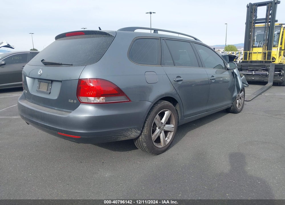 2011 VOLKSWAGEN JETTA SPORTWAGEN 2.5L S VIN: 3VWPZ7AJ0BM634541