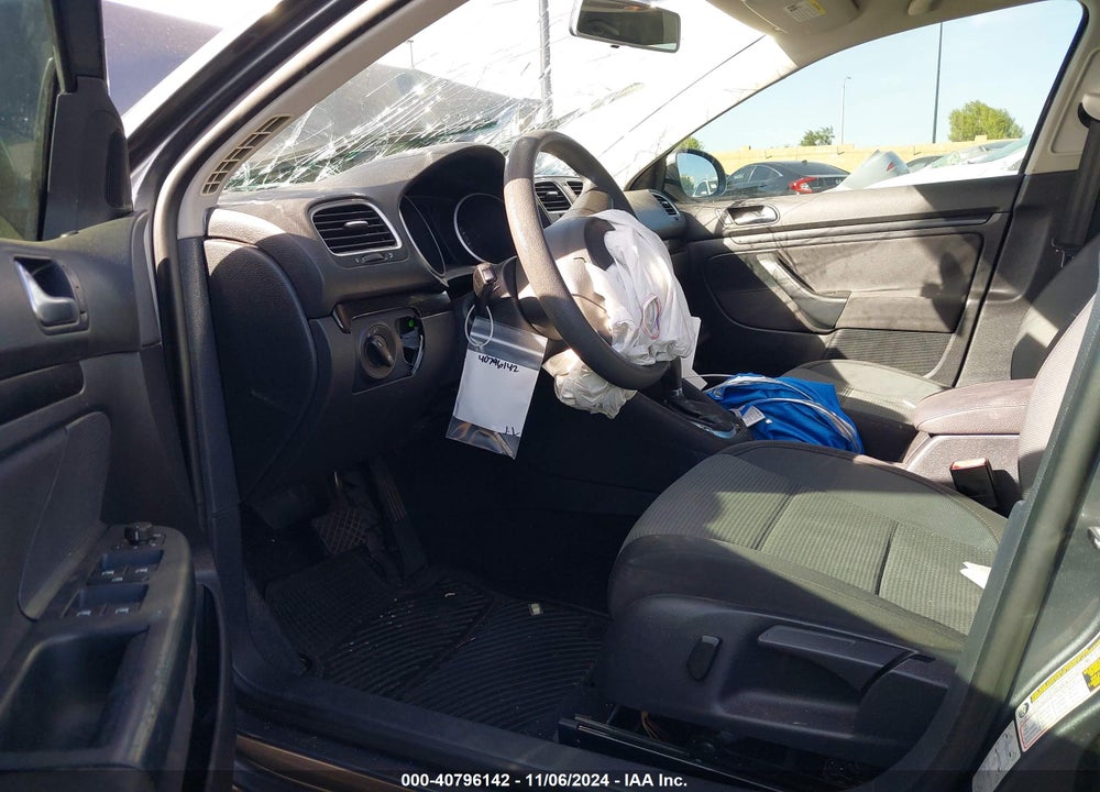 2011 VOLKSWAGEN JETTA SPORTWAGEN 2.5L S VIN: 3VWPZ7AJ0BM634541