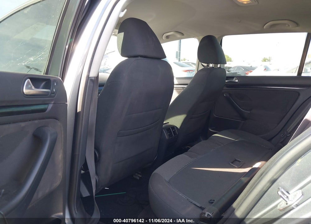 2011 VOLKSWAGEN JETTA SPORTWAGEN 2.5L S VIN: 3VWPZ7AJ0BM634541
