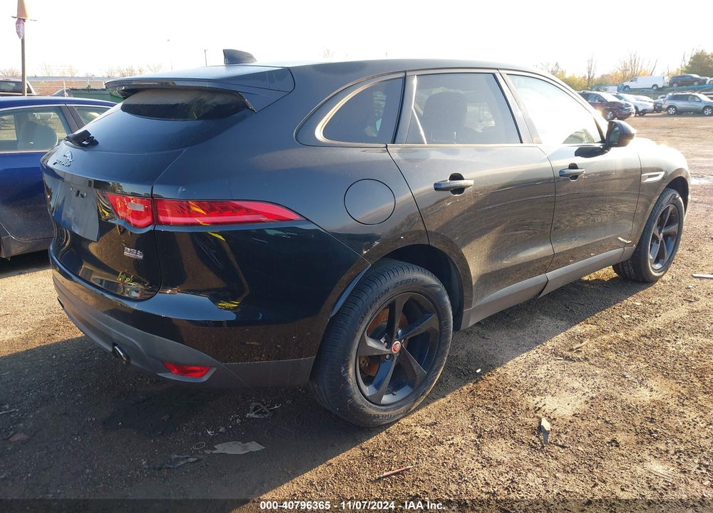 2017 JAGUAR F-PACE 35T PREMIUM VIN: SADCJ2BV0HA081901