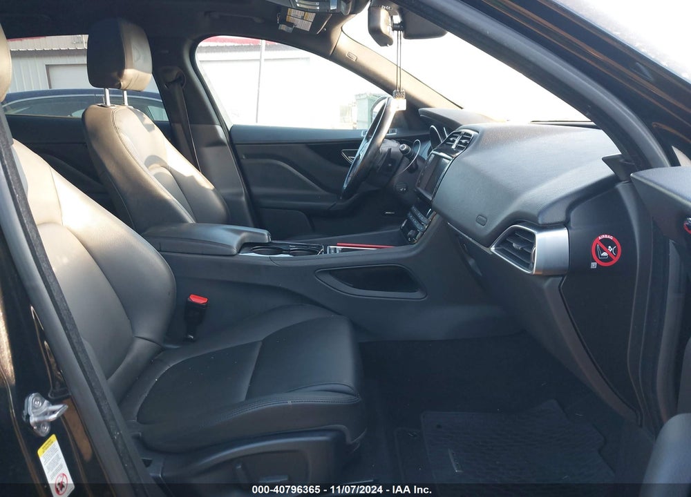 2017 JAGUAR F-PACE 35T PREMIUM VIN: SADCJ2BV0HA081901