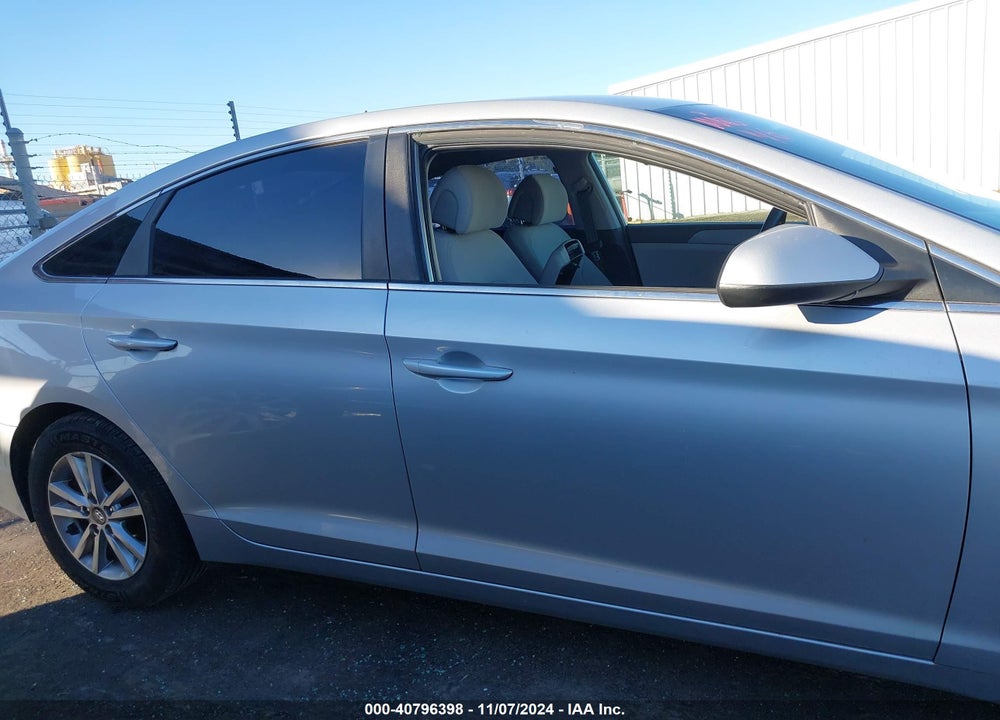 2017 HYUNDAI SONATA VIN: 5NPE24AF1HH441760