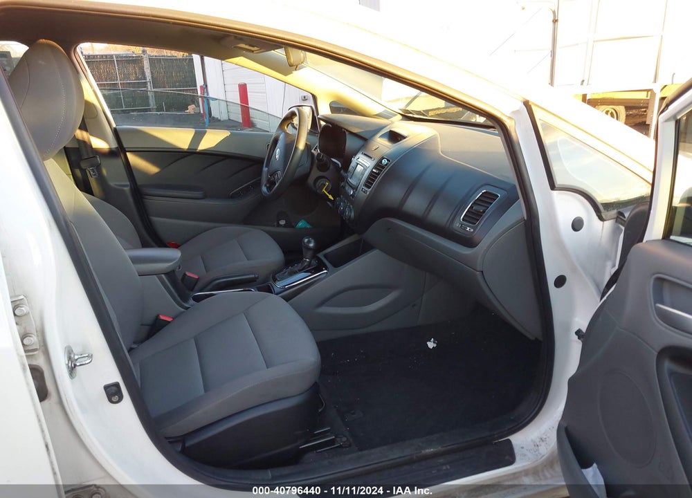 2018 KIA FORTE LX VIN: 3KPFK4A75JE281549
