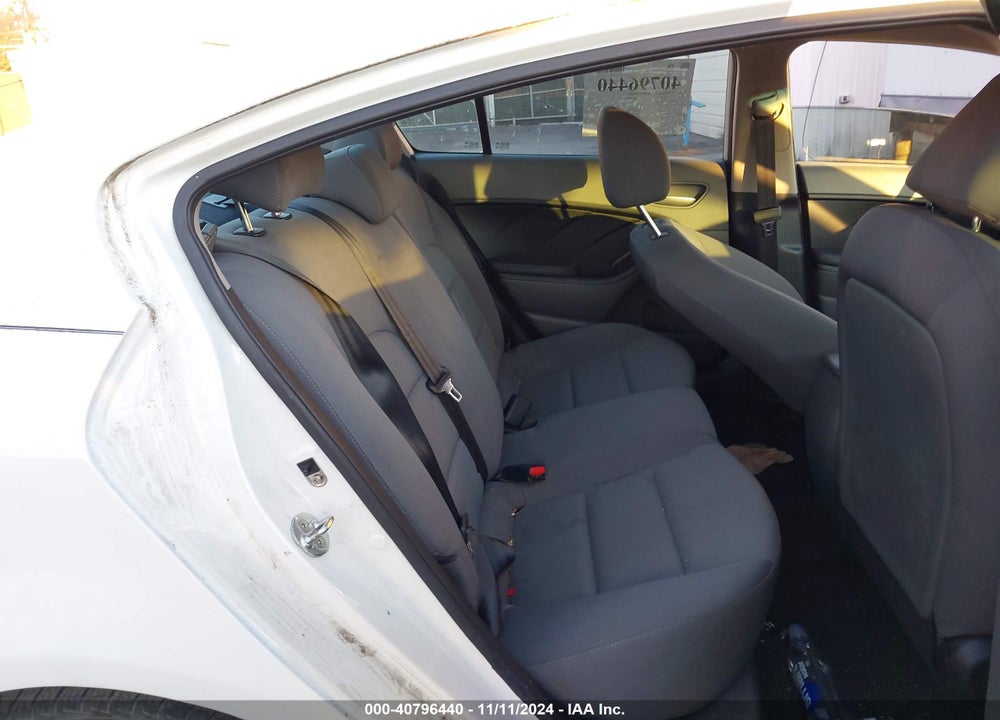 2018 KIA FORTE LX VIN: 3KPFK4A75JE281549