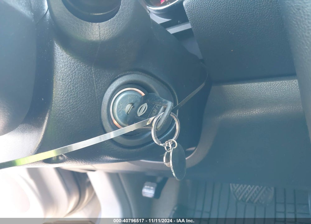 2013 NISSAN ROGUE S VIN: JN8AS5MTXDW526532