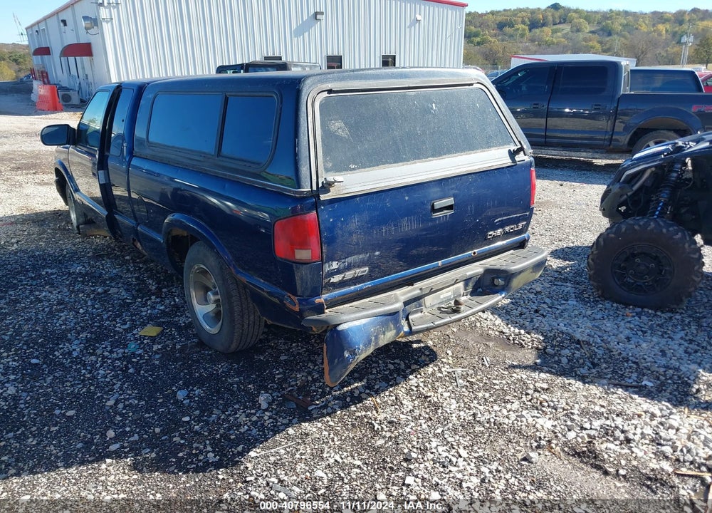 2002 CHEVROLET S-10 LS VIN: 1GCCS19W228133321