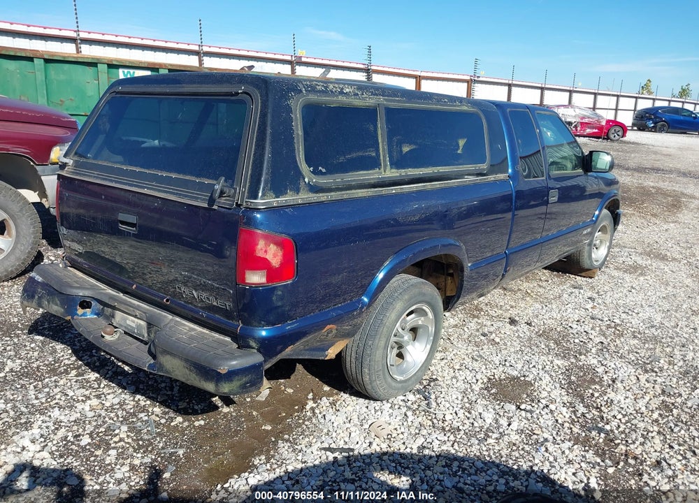 2002 CHEVROLET S-10 LS VIN: 1GCCS19W228133321