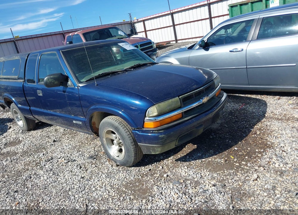 2002 CHEVROLET S-10 LS VIN: 1GCCS19W228133321