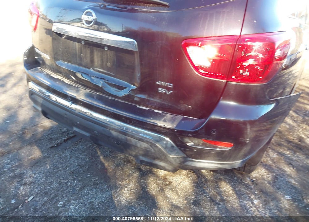 2018 NISSAN PATHFINDER SV VIN: 5N1DR2MM8JC638301